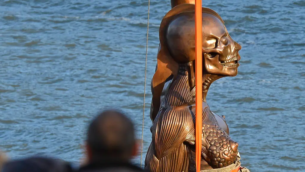 2012-10-16T174020Z-01-TOB505-RTRMDNP-3-BRITAIN-JPG3463647641418526520