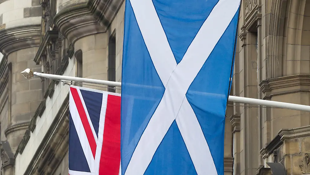 DI30215-20121015-jpg4835680773283088112