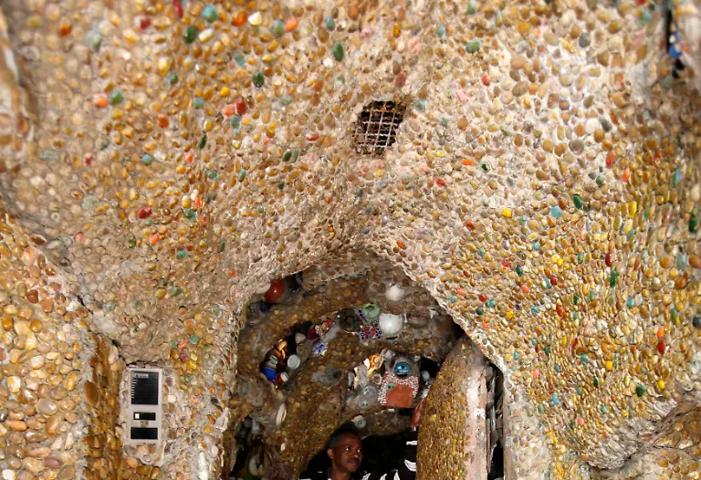 2012-10-11T172615Z-01-PW14-RTRMDNP-3-BRAZIL-JPG7802502519743511575