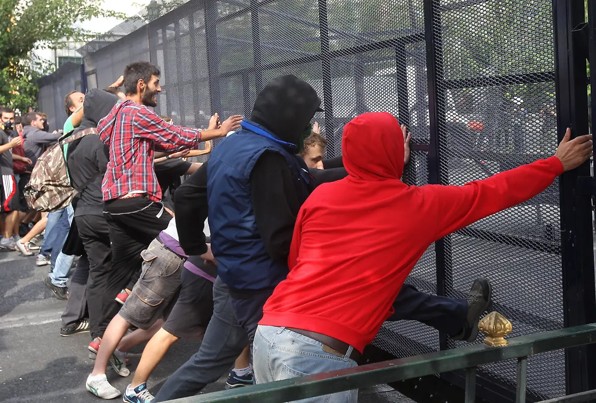 37js2852-jpg8480395271069487231