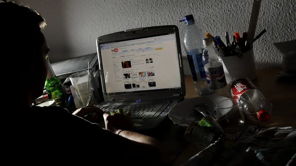 DI20624-20121009-jpg6624603556252970487