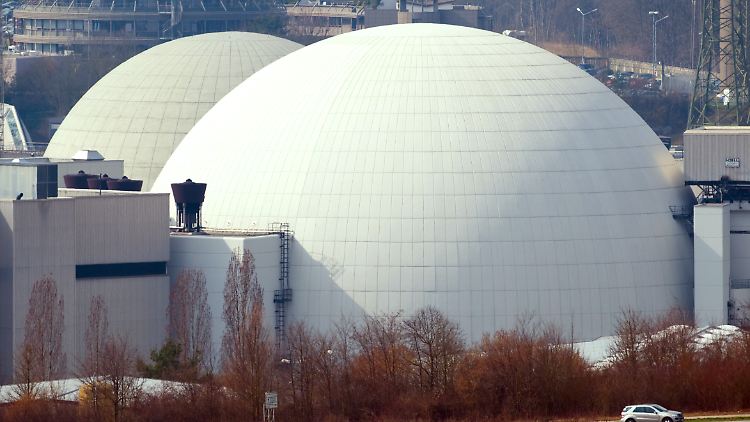 Welches AKW am Netz bleiben soll, entscheidet sich erst im August. Hier im Bild das AKW Neckarwestheim.