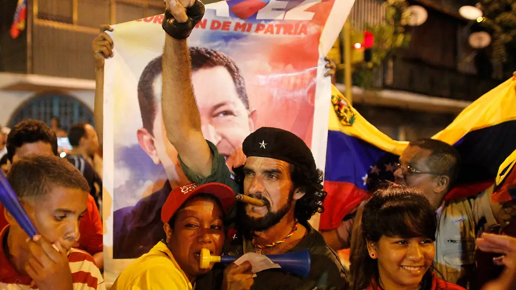 2012-10-08T013405Z-01-CAR34-RTRMDNP-3-VENEZUELA-ELECTION-JPG7953095562059687749