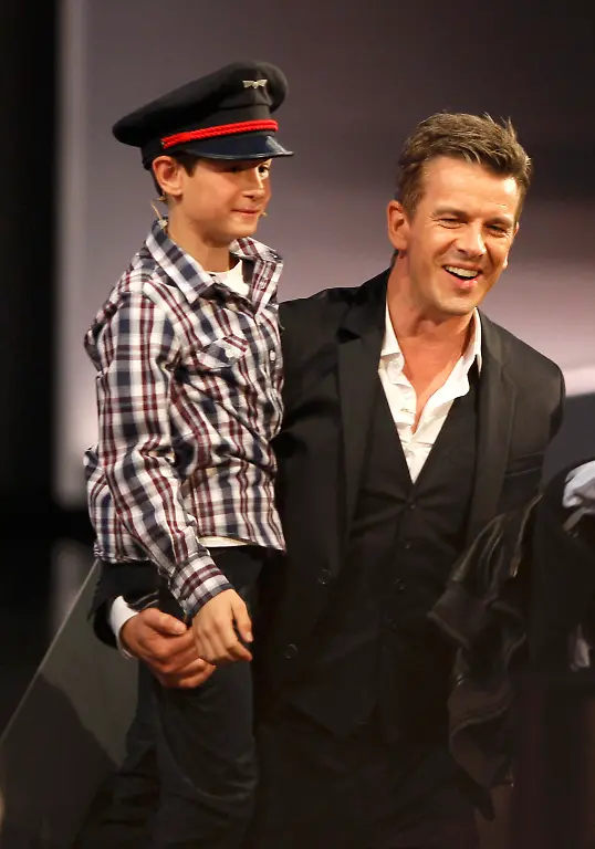 2012-10-06T193142Z-01-MLE10-RTRMDNP-3-GERMANY-JPG6447947169135818611