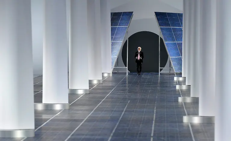 37f11240-jpg5484487486906841034