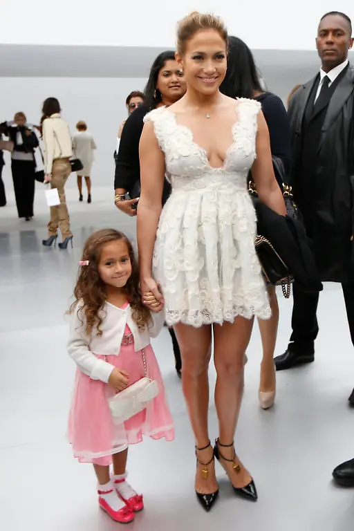 2012-10-02T113306Z-01-CHP311-RTRMDNP-3-FASHION-FRANCE-JPG3126719831645531212