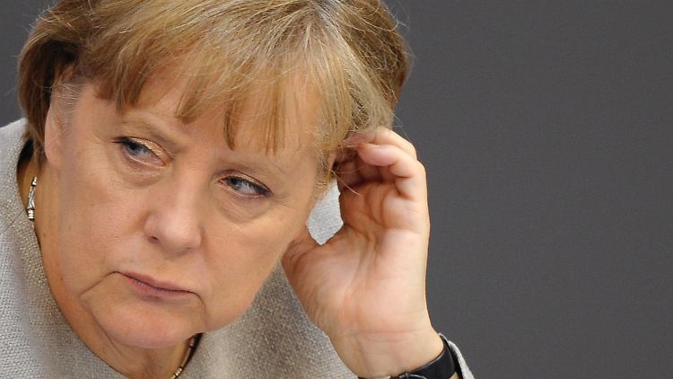 Die Halbzeitbilanz ihrer Legislaturperiode fällt für Merkel und ihr Kabinett trübe aus.