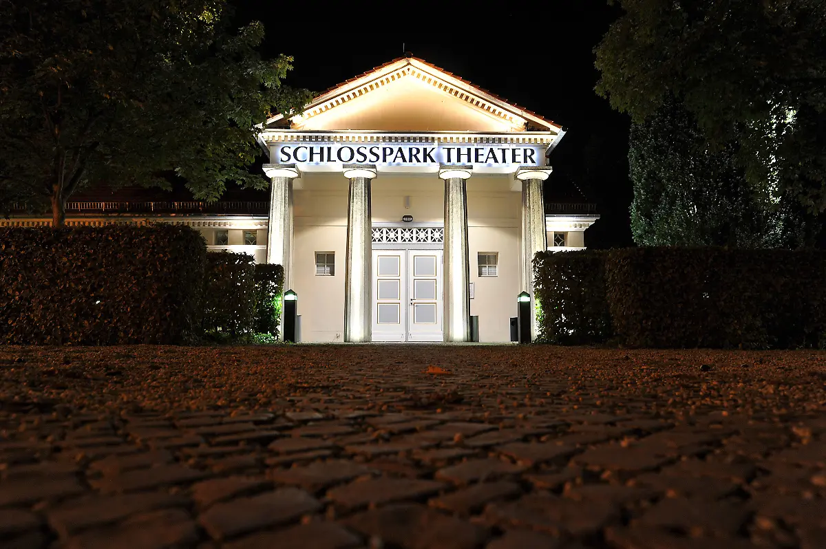 DI30313-20121001-jpg1471607470379256288