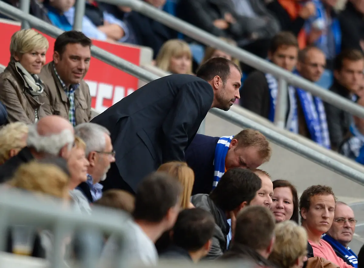 DI30368-20120929-jpg1933618796648474087