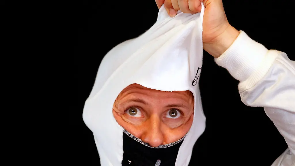 2012-09-28T125659Z-01-SIN17-RTRMDNP-3-MOTOR-RACING-SCHUMACHER-JPG2087992517013052707