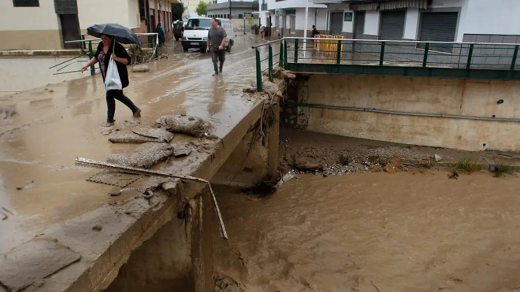 DAB3210-20120928-jpg5363657595766900608