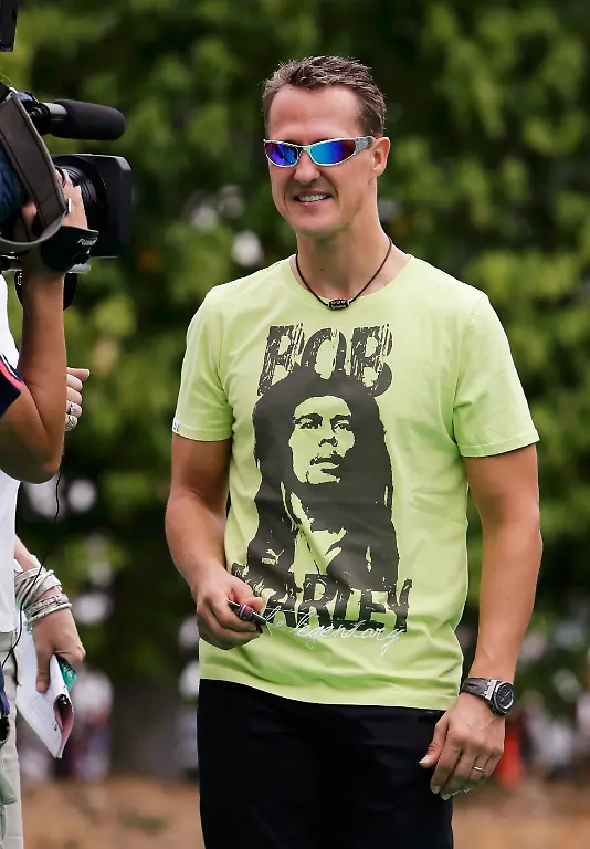 2012-09-23T091722Z-01-SGP321-RTRMDNP-3-MOTOR-RACING-PRIX-JPG6696656742854468051