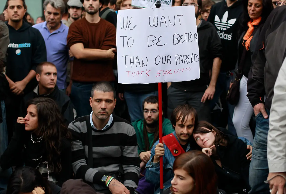 2012-09-25T210838Z-01-SVP117-RTRMDNP-3-SPAIN-BUDGET-JPG3388587174082238664