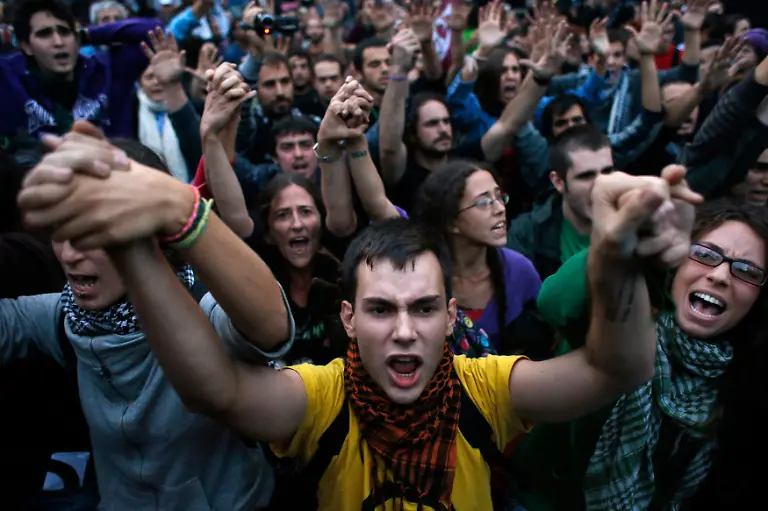 2012-09-25T204621Z-01-SVP113-RTRMDNP-3-SPAIN-BUDGET-JPG7077173198229754547