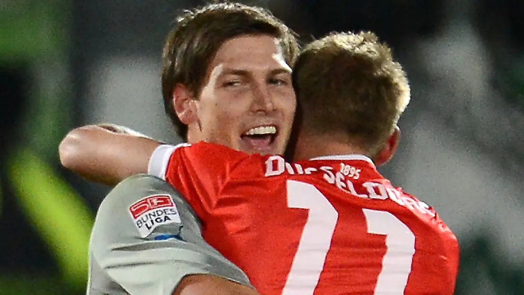 DI30526-20120925-jpg8029322786088488693