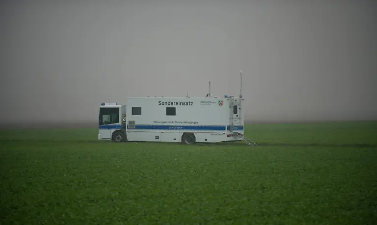 DI30129-20120925-jpg4904471782191402874