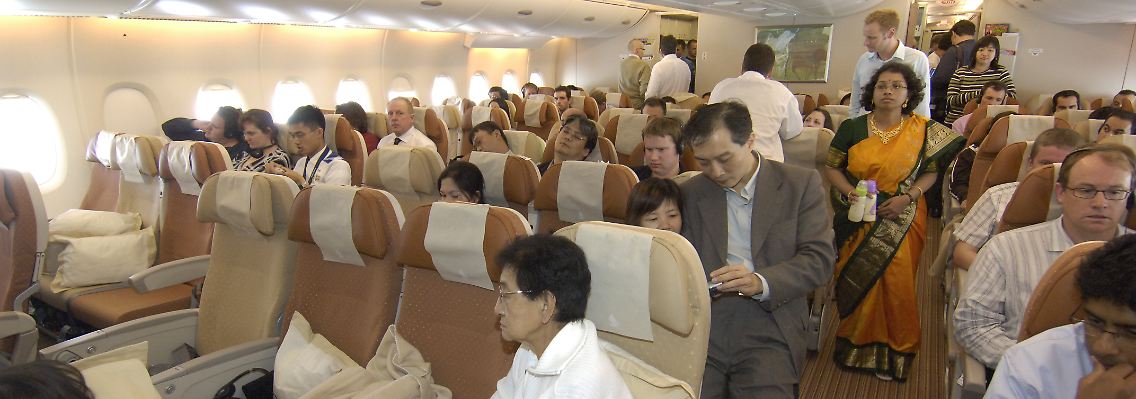 Frauenzonen in Flugzeugen - jede sechste Frau könnte sich das vorstellen.