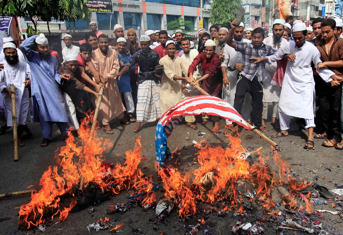 2012-09-21T103302Z-01-DHA001-RTRMDNP-3-FILM-PROTEST-JPG3629701440877154373