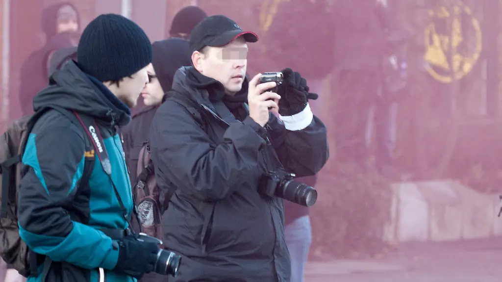 DI30067-20120919-jpg2098237562465607610