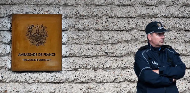 375r2849-jpg2331212575695507317