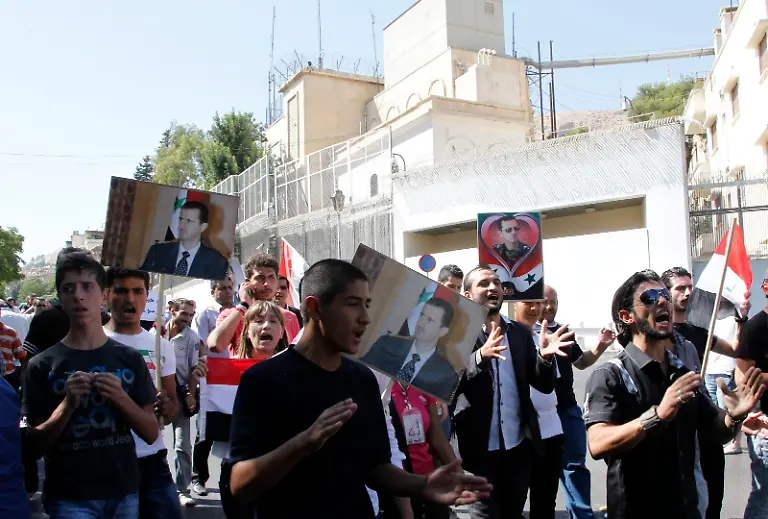 2012-09-14T155257Z-01-SYR06-RTRMDNP-3-FILM-PROTESTS-JPG7682816738421103692