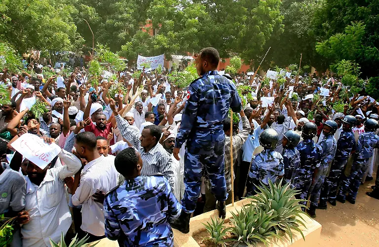 372g1930-jpg7619192678557352839