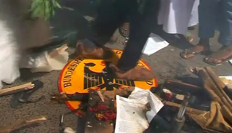 2012-09-14T150518Z-01-BER03-RTRMDNP-3-FILM-PROTESTS-SUDAN-JPG5864797265818371387