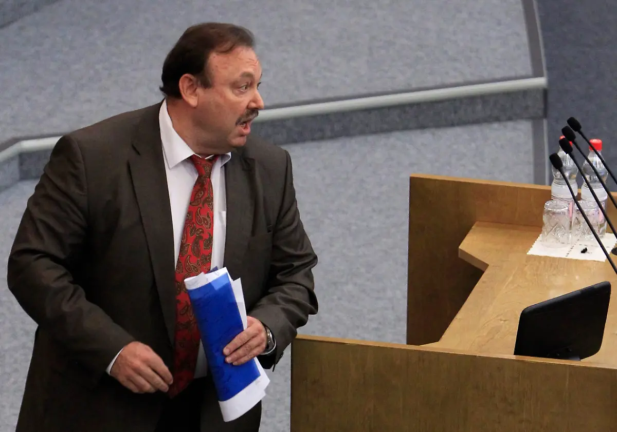 2012-09-14T104700Z-01-MOS14-RTRMDNP-3-RUSSIA-GUDKOV-JPG2379647788786199082