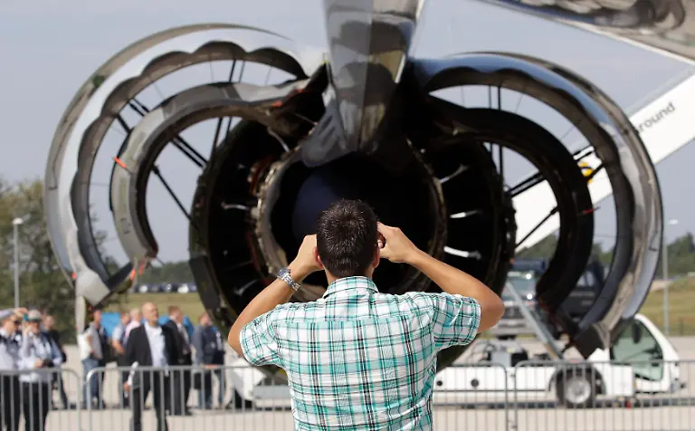 2012-09-11T124335Z-01-TOB15-RTRMDNP-3-GERMANY-JPG8024502742137909942