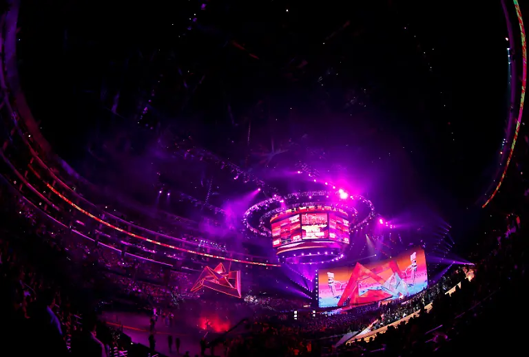 2012-09-07T033440Z-01-LOA154-RTRMDNP-3-TELEVISION-MTV-VMA-JPG817926981055329602