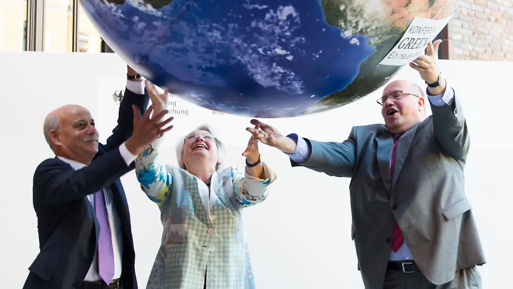 DI30133-20120904-jpg8319795643591453556