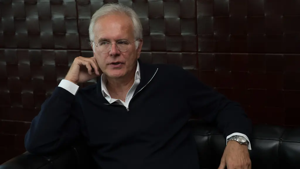 DI10301-20120829-jpg2630695303564088926