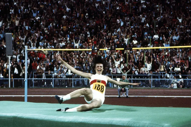 DI30112-20120829-jpg4681629165821996195