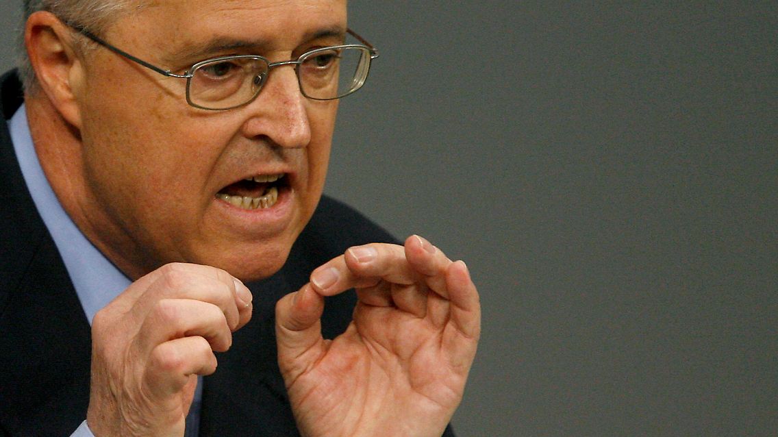 Ex-Finanzminister Eichel wirft der Bundesregierung vor, Ausgaben nicht ordentlich finanziell abgesichert zu haben.