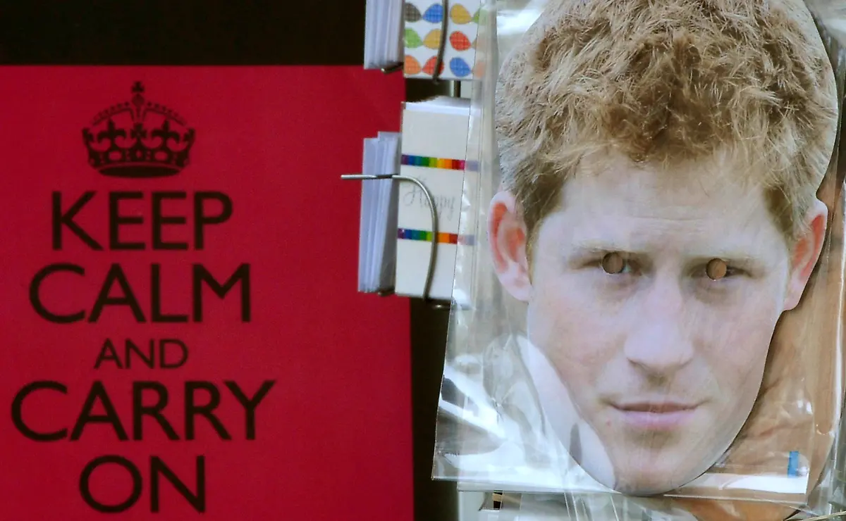 2012-08-24T091113Z-01-TOB504-RTRMDNP-3-BRITAIN-PRINCE-NAKED-JPG3490532255962923144