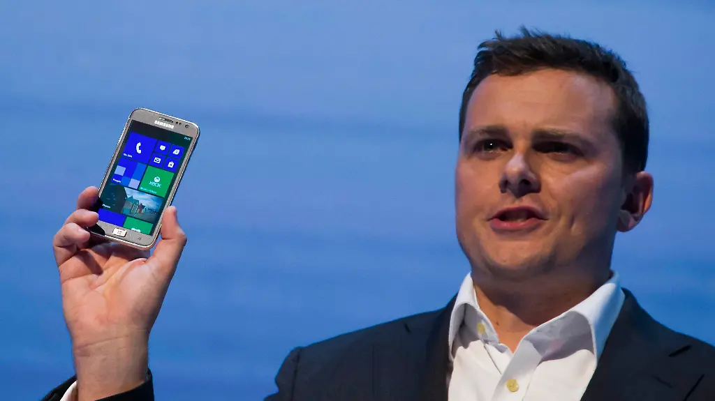 2012-08-29T194624Z-01-TPE22-RTRMDNP-3-SAMSUNG-NOTE-JPG1122470376023091591