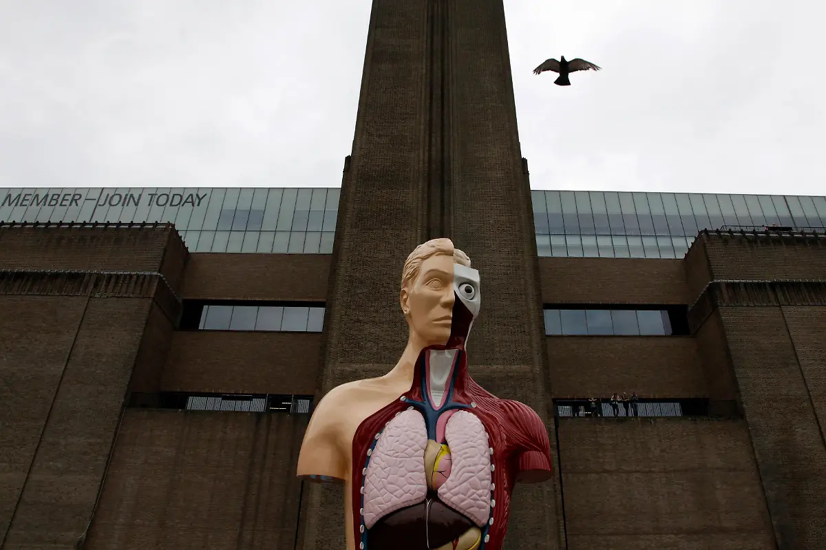 2012-08-21T141811Z-01-SWT14-RTRMDNP-3-BRITAIN-JPG16510395387958705