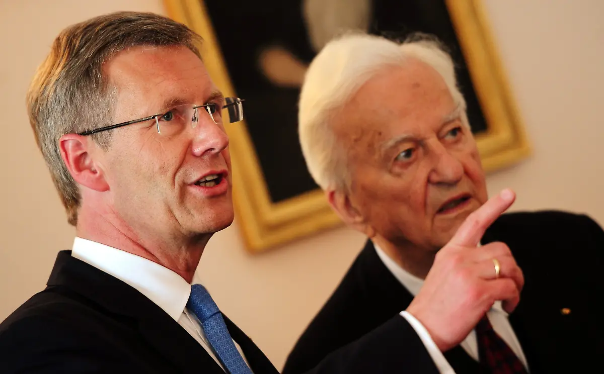 36n02037-jpg374200967332885168