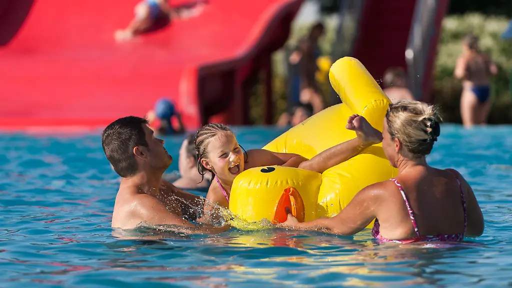 DI30105-20120819-jpg4769902437883506009