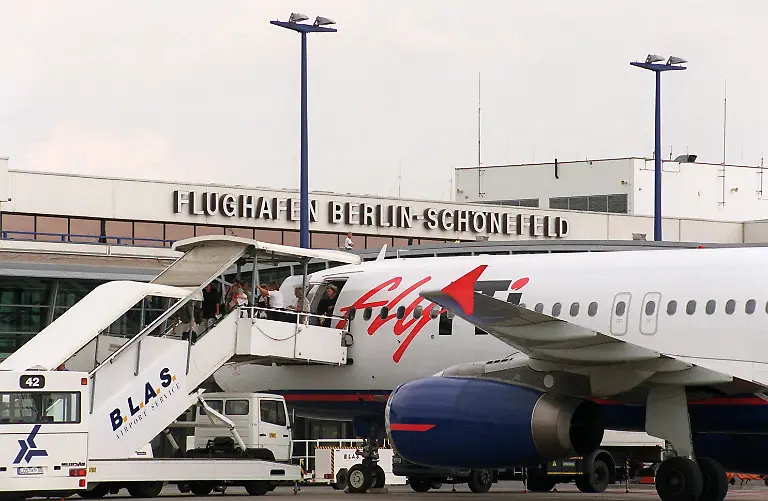 Info-Zentrum-Schoenefeld-2000