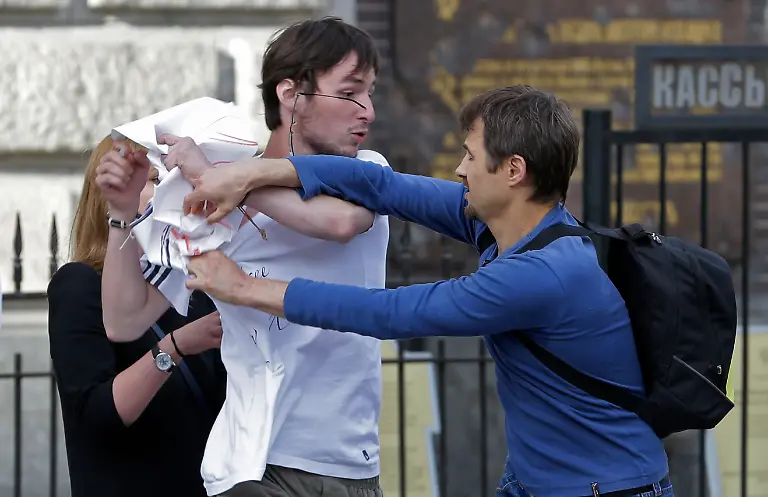 DAB1704-20120817-jpg5285471175306598722