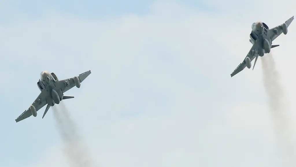 DI30036-20120817-jpg3233774875296543421