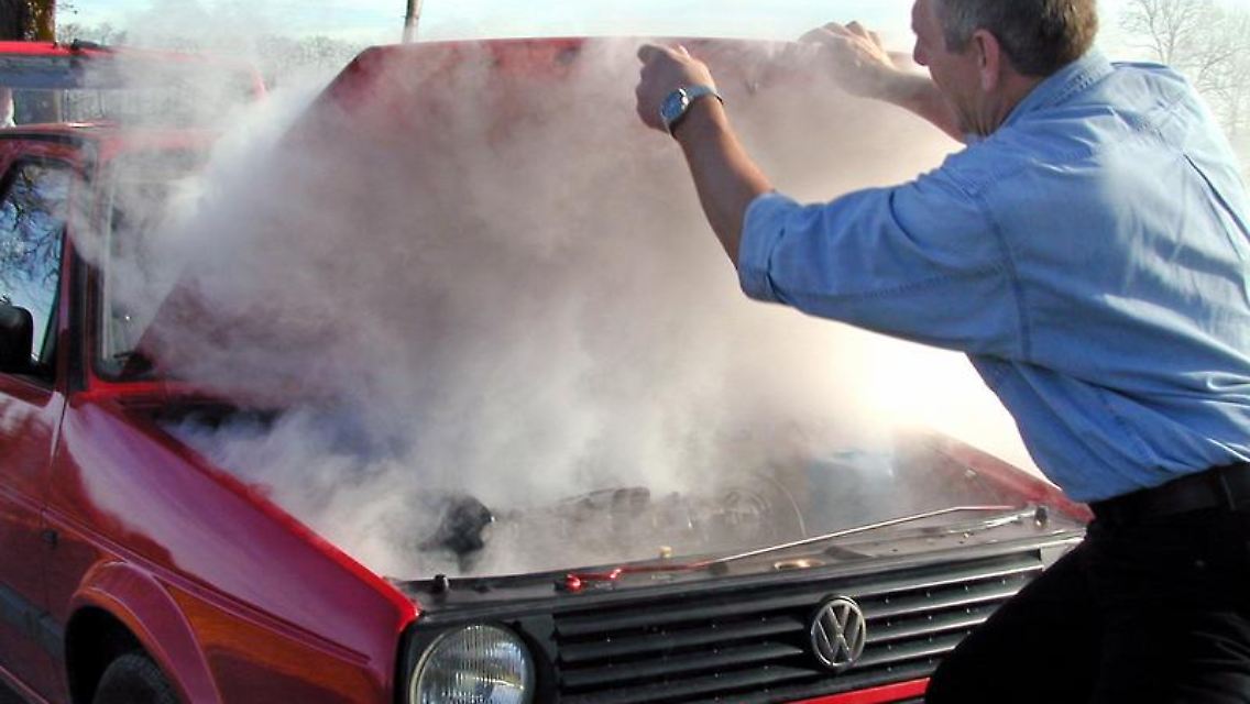 Ältere Autos fangen schneller Feuer.
