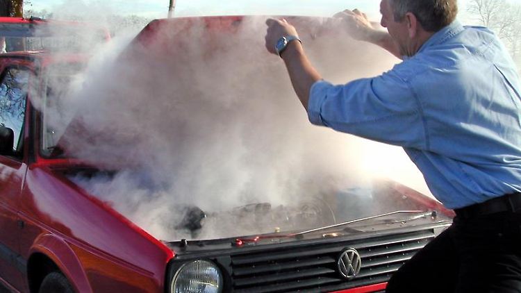 Wenn das Auto in Brand gerät muss die Teilkasko für den Schaden aufkommen.