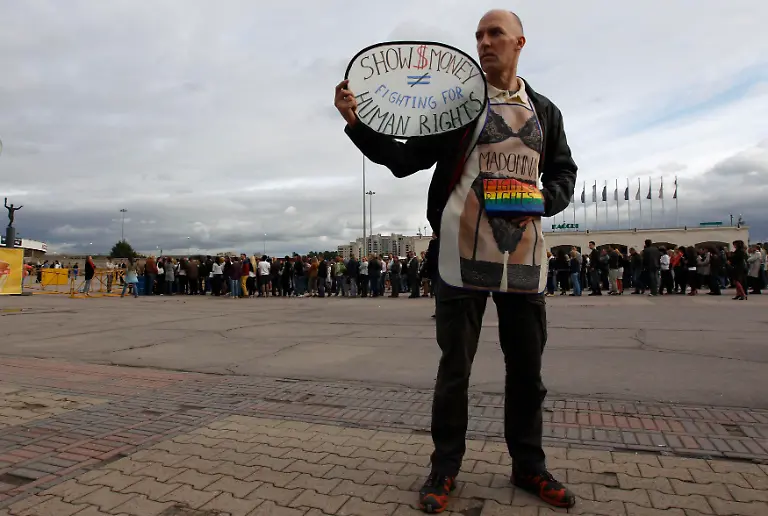 2012-08-09T203835Z-01-STP01-RTRMDNP-3-RUSSIA-JPG998975224398423067