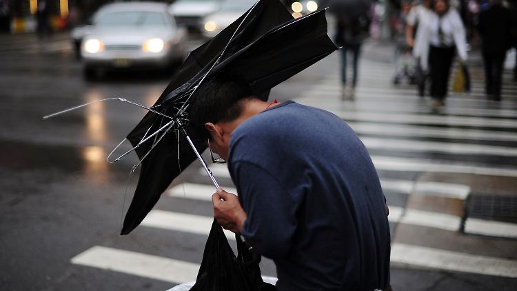 Ein Mann durchwühlt Abfall in New York. Auch der vierte "Schuldengipfel" hat offenbar keinen Durchbruch gebracht. 