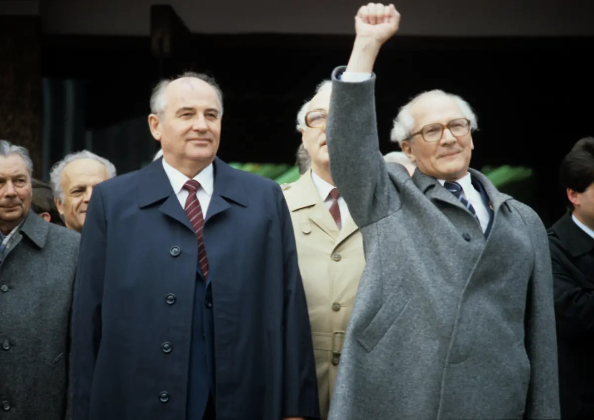 Honecker-Gorbatschow-9-PT-April-1986