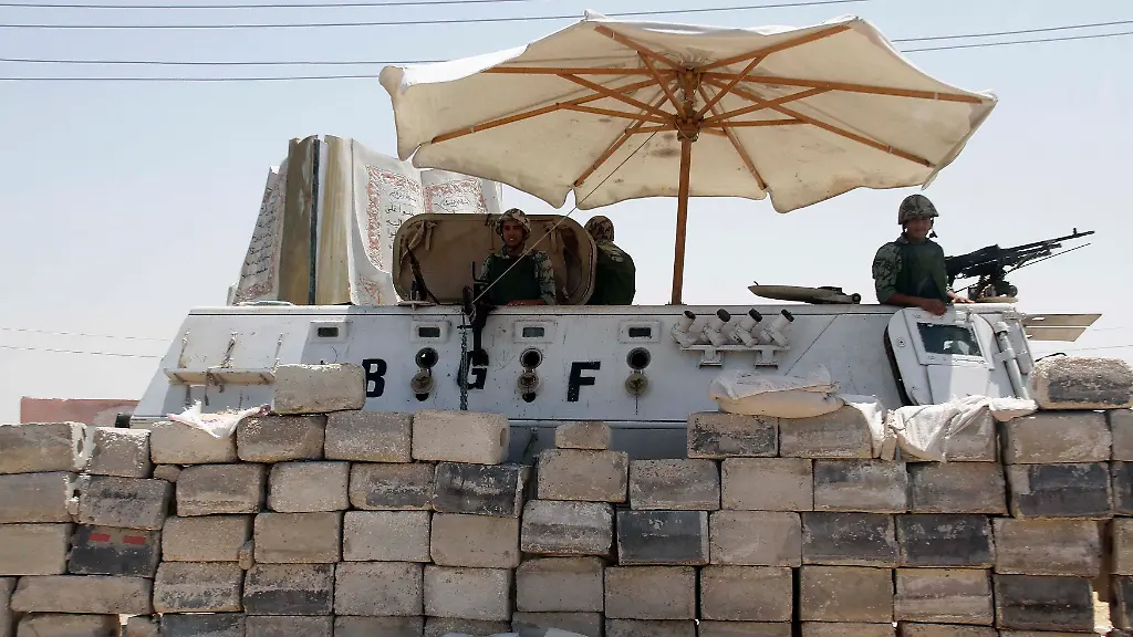 2012-08-06T142947Z-01-CAI107-RTRMDNP-3-EGYPT-ISRAEL-ATTACK-JPG6095243511666034505