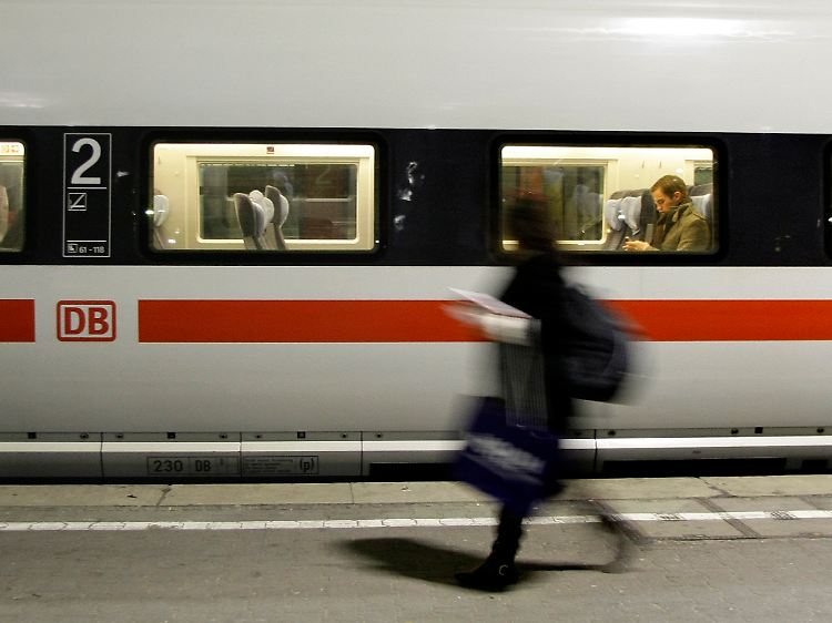 Die Bahn will zwei Mrd. Euro einsparen.