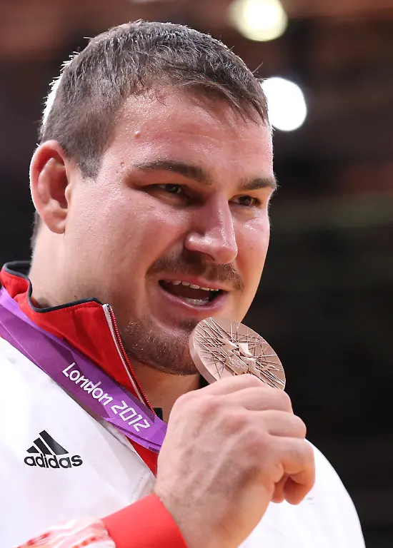 36ai1911-jpg5735935896725864868